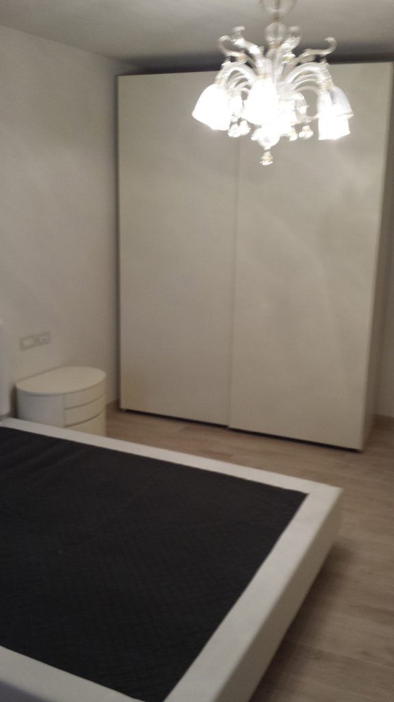 Gruppo letto Spagnol con armadio scorrevole e battente